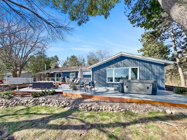 611 Moonlight Drive, Altoona, WI 54720