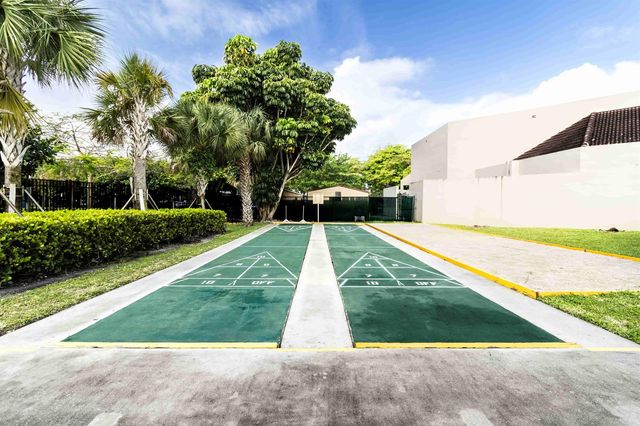 2800 Sunrise Lakes Drive W Apt 301, Sunrise, FL 33322