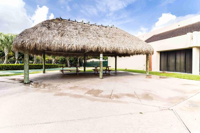 2800 Sunrise Lakes Drive W Apt 301, Sunrise, FL 33322