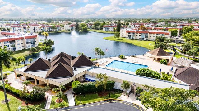 2800 Sunrise Lakes Drive W Apt 301, Sunrise, FL 33322