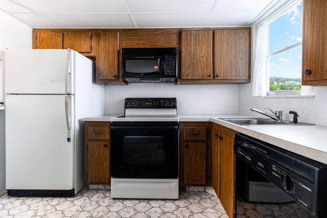 2800 Sunrise Lakes Drive W Apt 301, Sunrise, FL 33322
