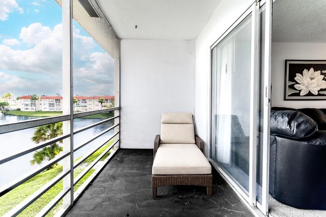 2800 Sunrise Lakes Drive W Apt 301, Sunrise, FL 33322