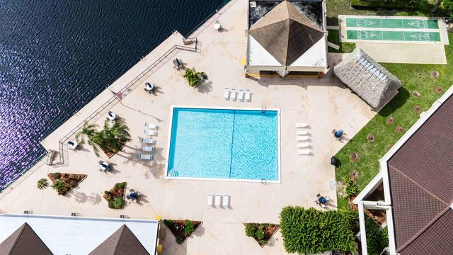 2800 Sunrise Lakes Drive W Apt 301, Sunrise, FL 33322