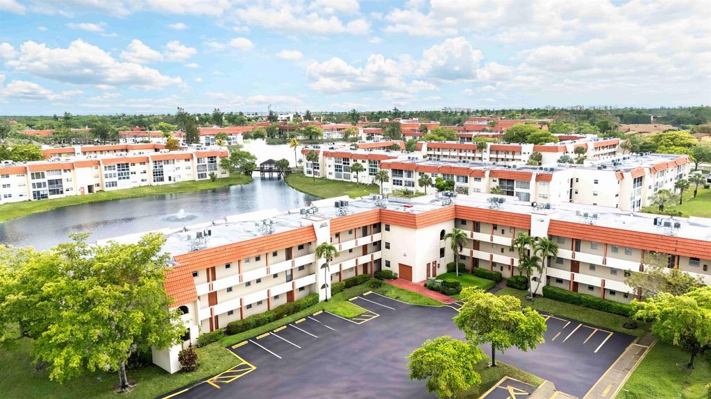2800 Sunrise Lakes Drive W Apt 301, Sunrise, FL 33322