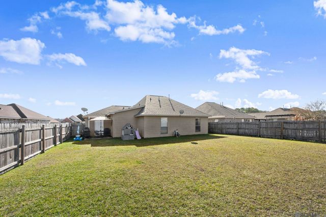 26002 Burlwood Ave, Denham Springs, LA 70726