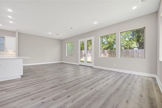 4902 Wunder Way, Houston, TX 77069