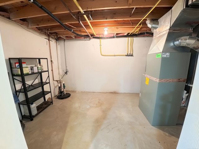 44443 Patricia, Sterling Heights, MI 48314
