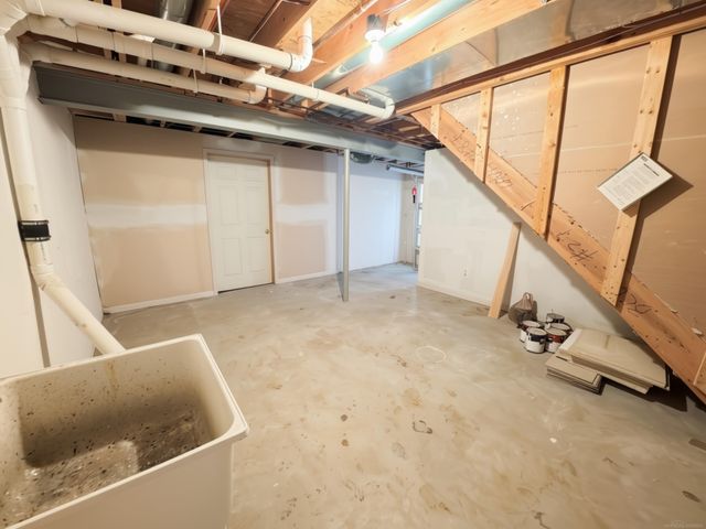 44443 Patricia, Sterling Heights, MI 48314