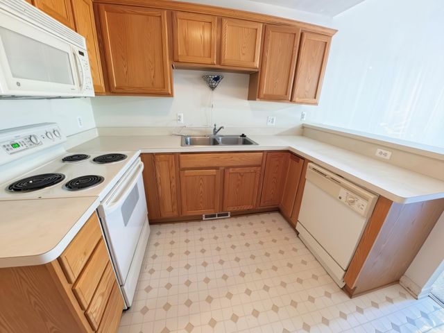 44443 Patricia, Sterling Heights, MI 48314