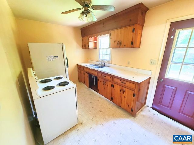 10307 SPOTSWOOD TRL, Stanardsville, VA 22973