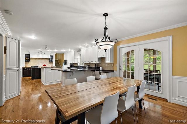 6705 College Park Drive, Clarkston, MI 48346