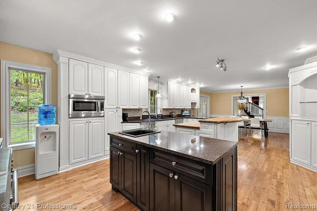 6705 College Park Drive, Clarkston, MI 48346