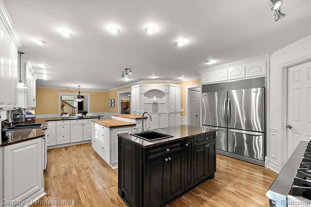 6705 College Park Drive, Clarkston, MI 48346