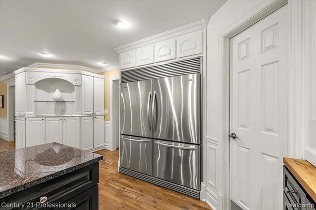 6705 College Park Drive, Clarkston, MI 48346