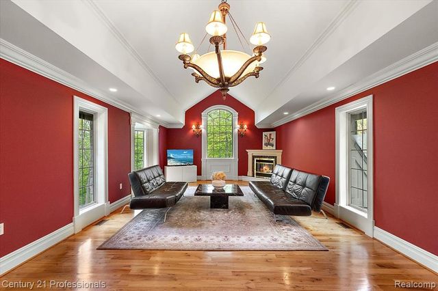 6705 College Park Drive, Clarkston, MI 48346