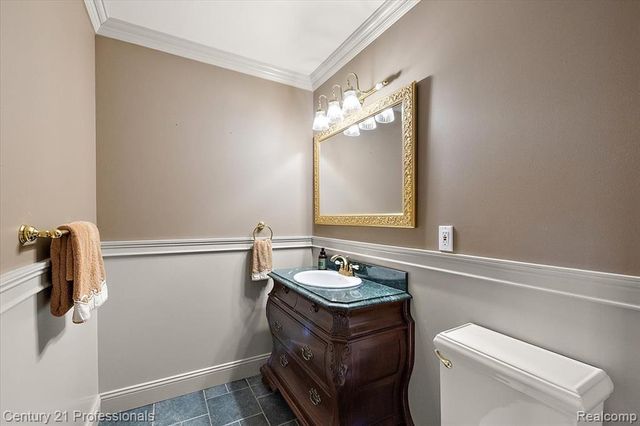 6705 College Park Drive, Clarkston, MI 48346