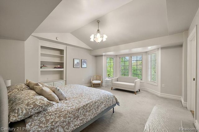 6705 College Park Drive, Clarkston, MI 48346