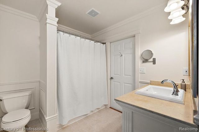 6705 College Park Drive, Clarkston, MI 48346