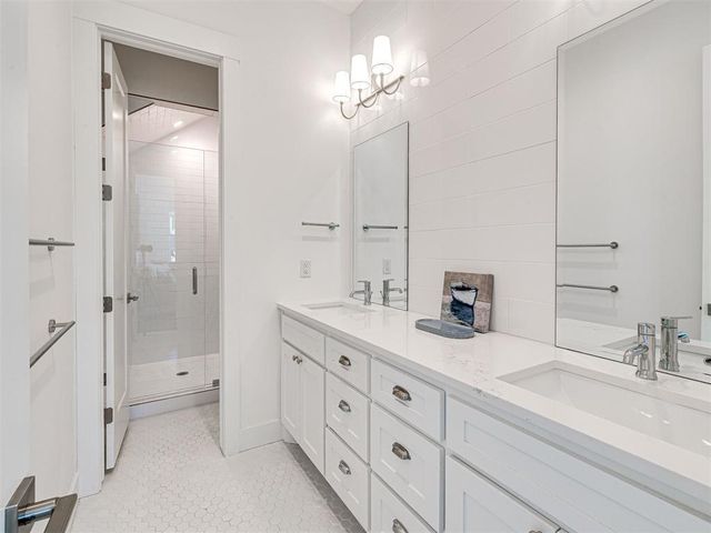 121 Lower Green Way, Carlton Landing, OK 74432