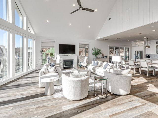 121 Lower Green Way, Carlton Landing, OK 74432