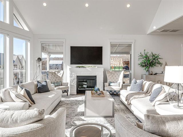 121 Lower Green Way, Carlton Landing, OK 74432