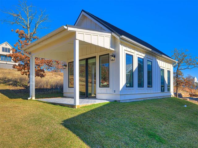 121 Lower Green Way, Carlton Landing, OK 74432