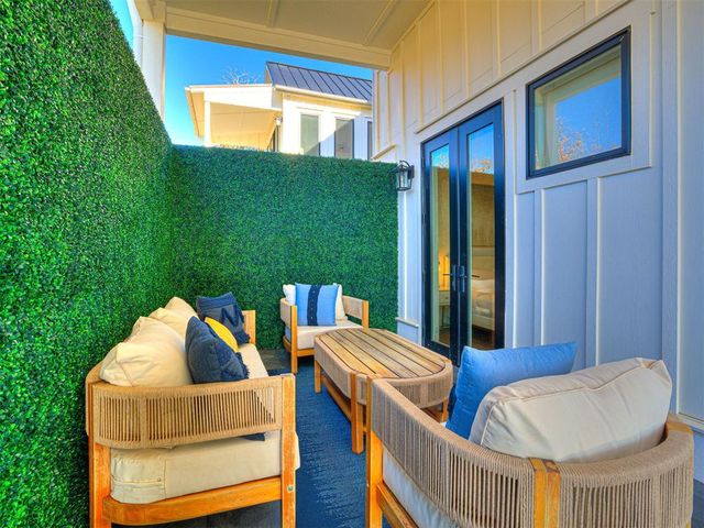 121 Lower Green Way, Carlton Landing, OK 74432