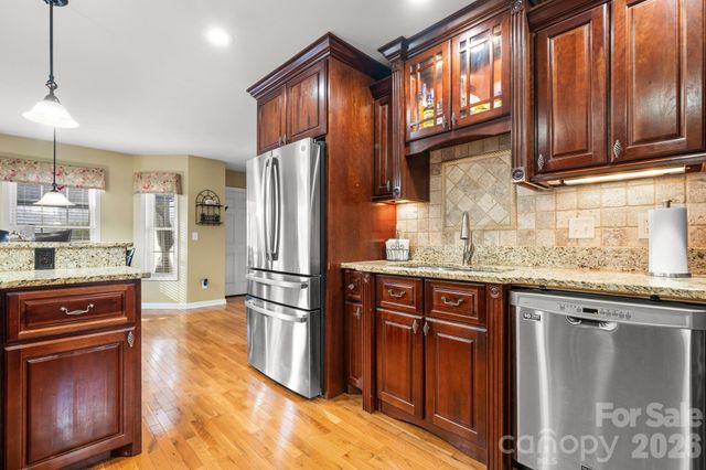 3155 Covington Way, Lenoir, NC 28645