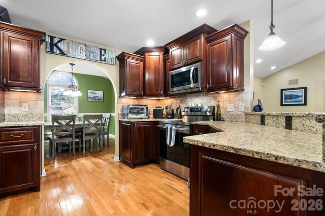 3155 Covington Way, Lenoir, NC 28645