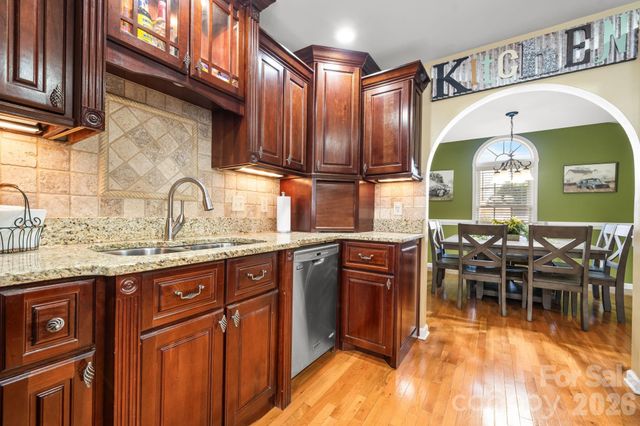 3155 Covington Way, Lenoir, NC 28645