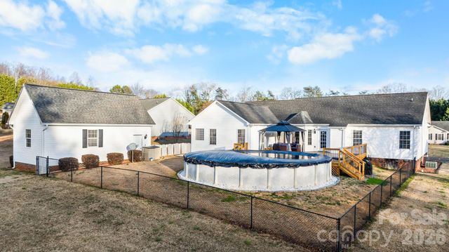 3155 Covington Way, Lenoir, NC 28645