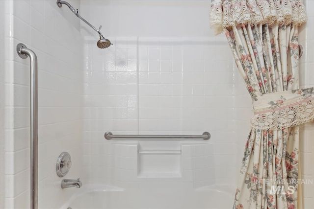 6928 N Duncan Ln, Boise, ID 83714