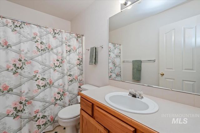 6928 N Duncan Ln, Boise, ID 83714