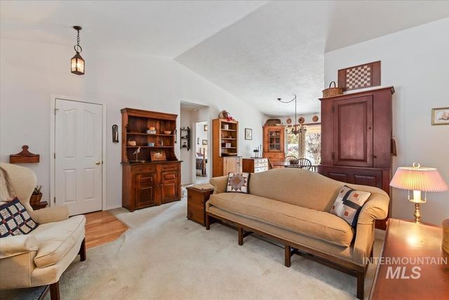 6928 N Duncan Ln, Boise, ID 83714