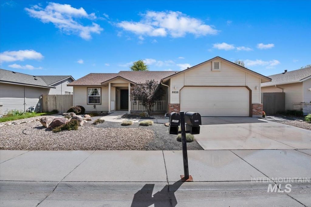6928 N Duncan Ln, Boise, ID 83714