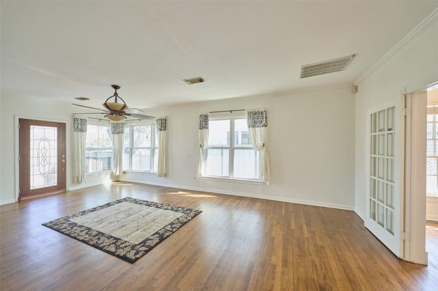 1111 Rutland Street, Houston, TX 77008