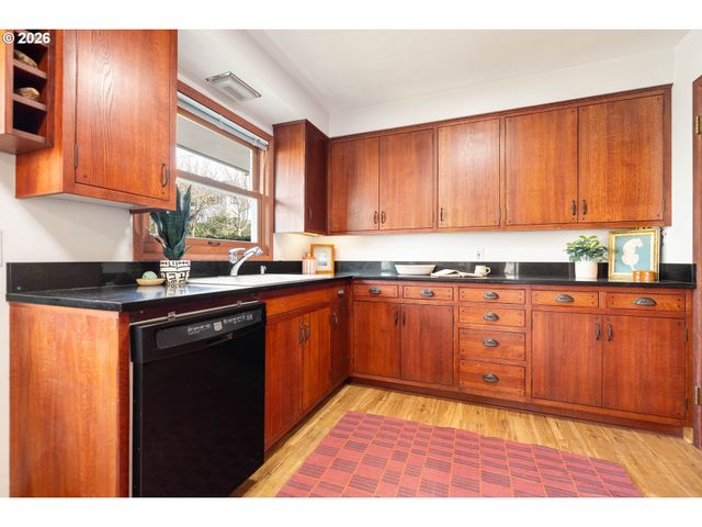 5408 Se HAWTHORNE Blvd, Portland, OR 97215