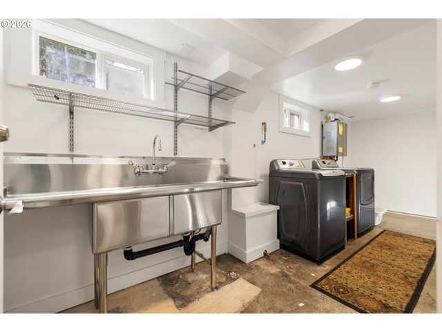 5408 Se HAWTHORNE Blvd, Portland, OR 97215