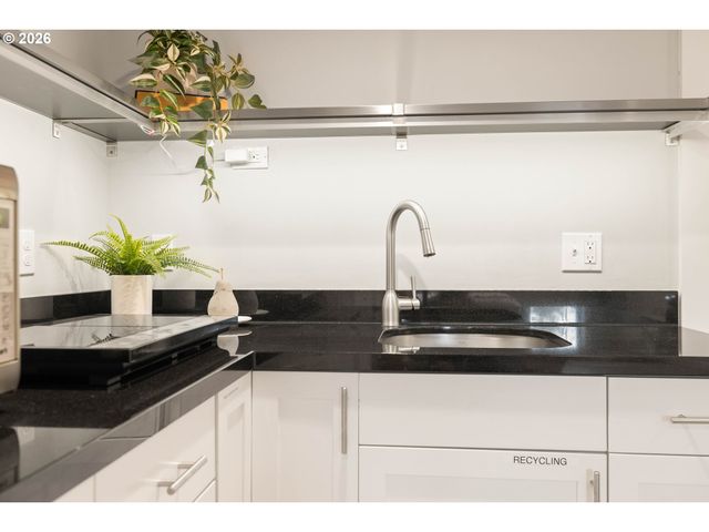 5408 Se HAWTHORNE Blvd, Portland, OR 97215