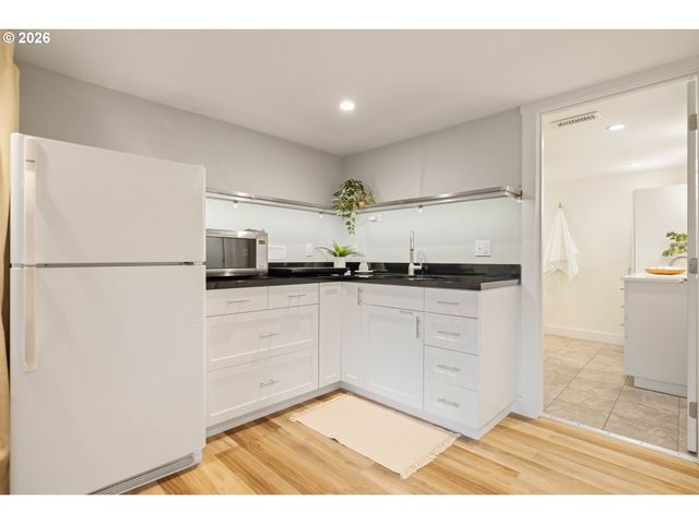 5408 Se HAWTHORNE Blvd, Portland, OR 97215