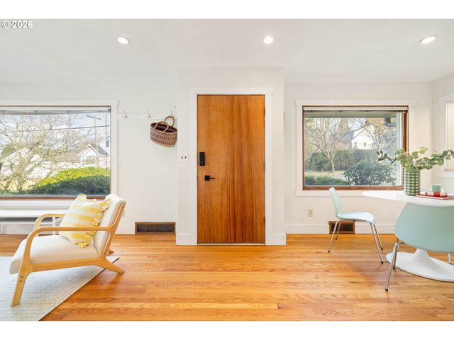 5408 Se HAWTHORNE Blvd, Portland, OR 97215