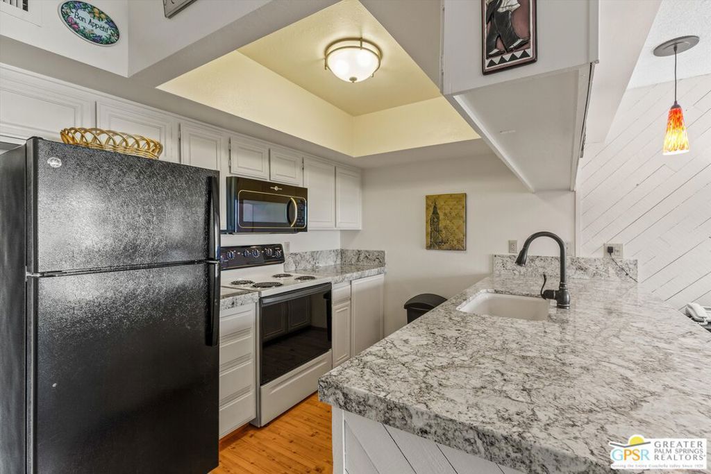 Image 3 of property listing at 1655 E Palm Canyon Drive 616, Palm Springs, CA 92264