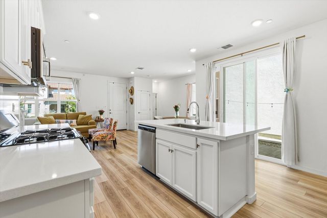 4532 Juneberry Dr, Sacramento, CA 95834