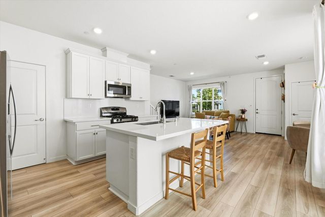 4532 Juneberry Dr, Sacramento, CA 95834
