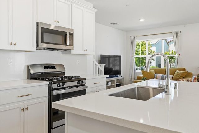 4532 Juneberry Dr, Sacramento, CA 95834
