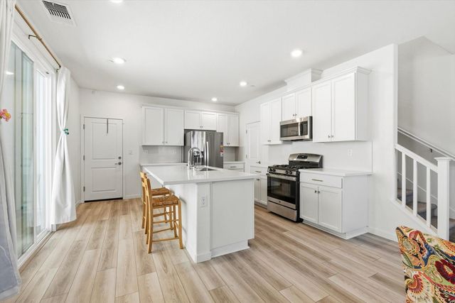 4532 Juneberry Dr, Sacramento, CA 95834