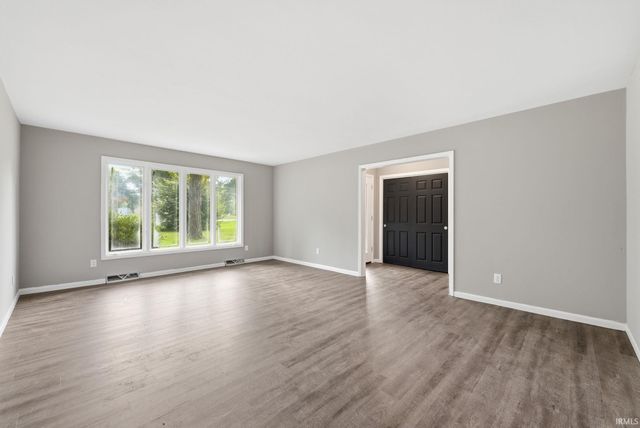 4917 Reed Road, Fort Wayne, IN 46835