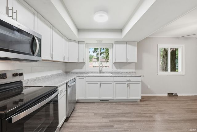 4917 Reed Road, Fort Wayne, IN 46835