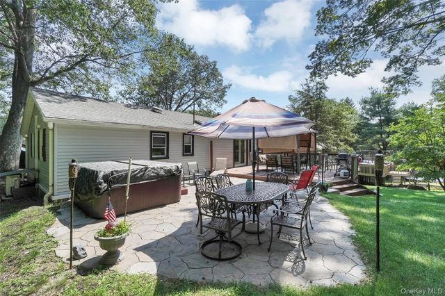 41 Peddler Hill Road, Monroe, NY 10950