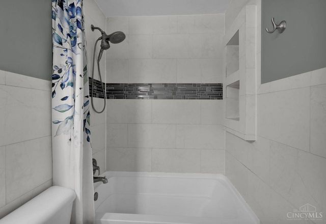 7966 Country Green Court, West Chester, OH 45069